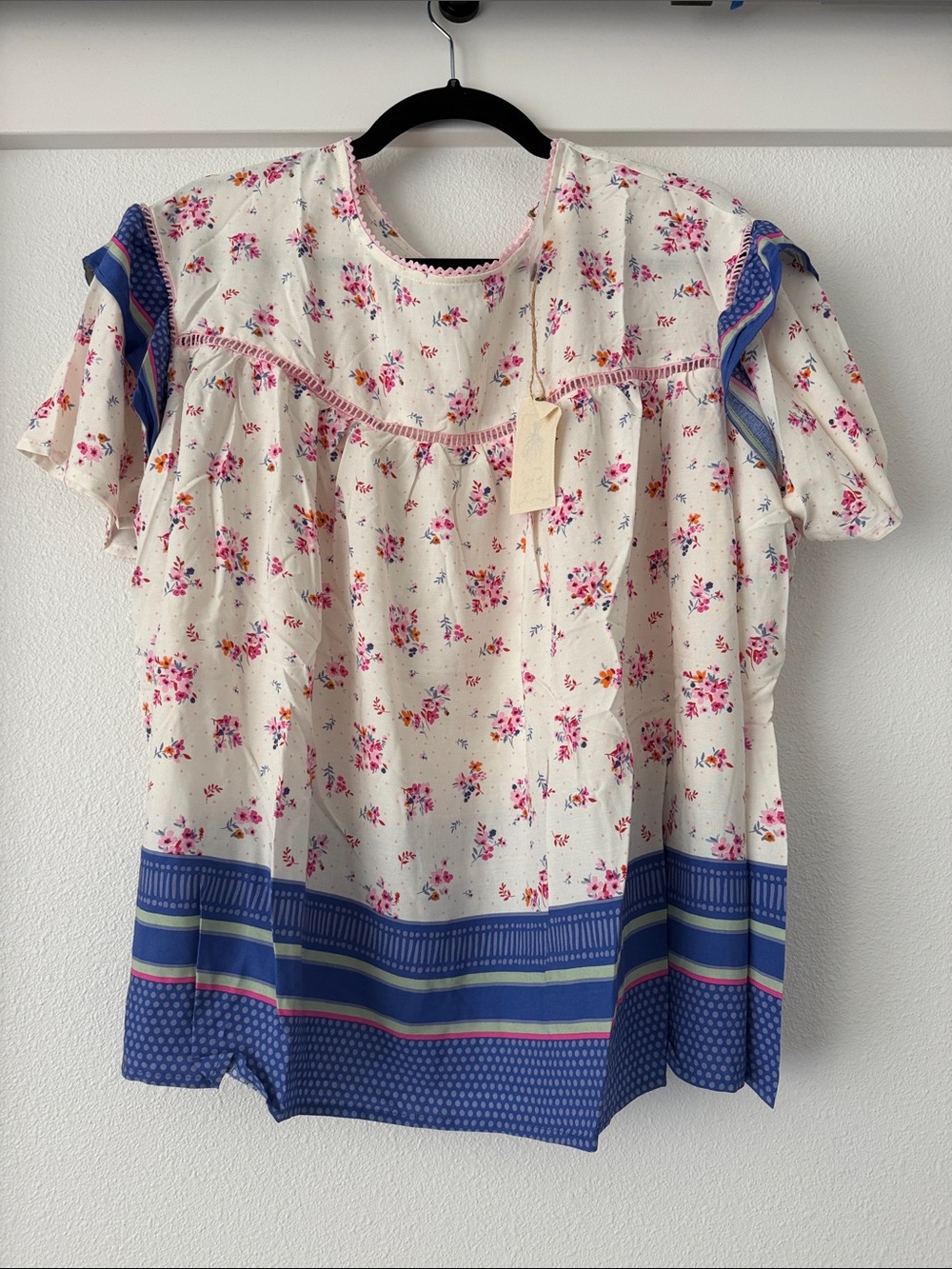 easel Cream Floral Short Sleeve Top with Blue Border